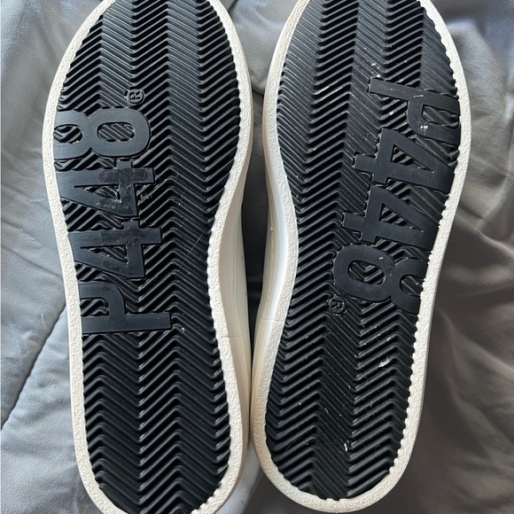 P448 John low top sneaker like new women’s 8.5 - Picture 8 of 9